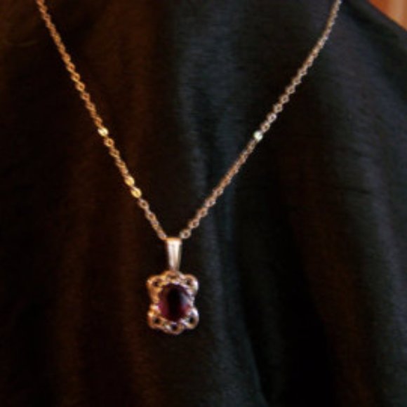 Vintage Amethyst Necklace in Silver Setting - Picture 2 of 5